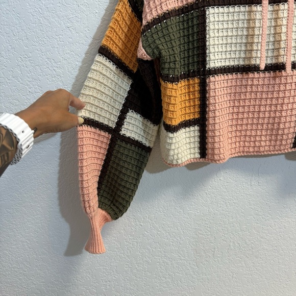 NWOT-Gilded Intent Oversized Cowl Neck Crop Sweater Womans SM - Picture 3 of 7